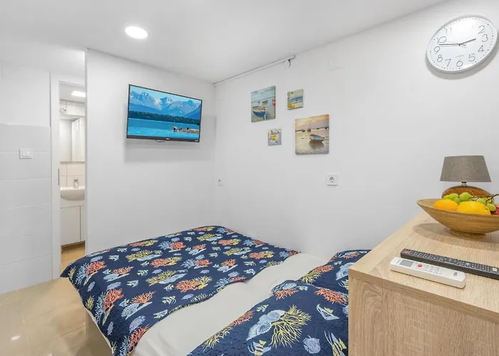 Pet Friendly In Rogoznica (Sibenik-Knin)